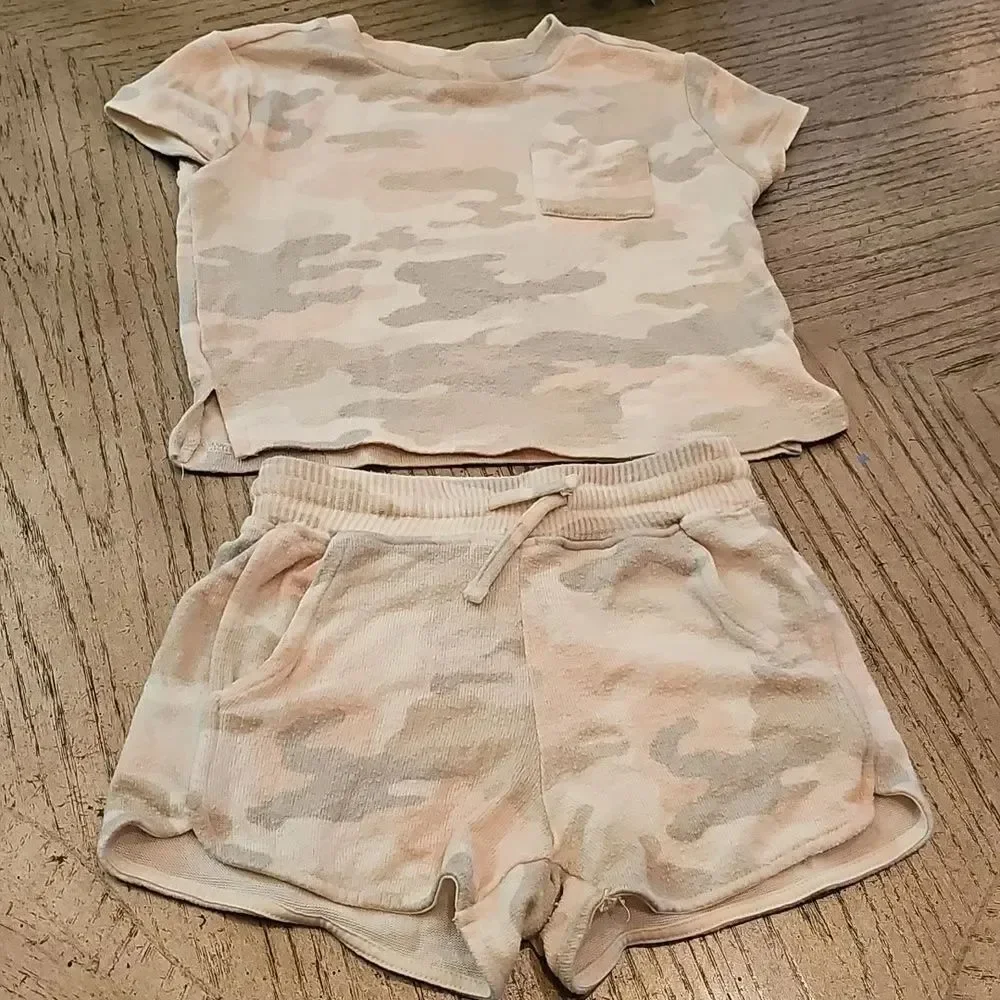Camo Print Two-Piece Set Size XS 4-5